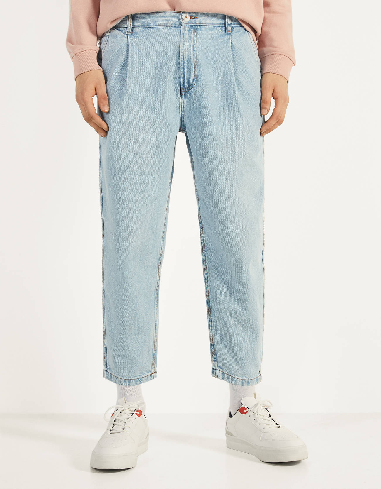 Compra Bershka Jeans Balloon Fit Hombre 44 Azul claro al mejor precio -  Shoptize