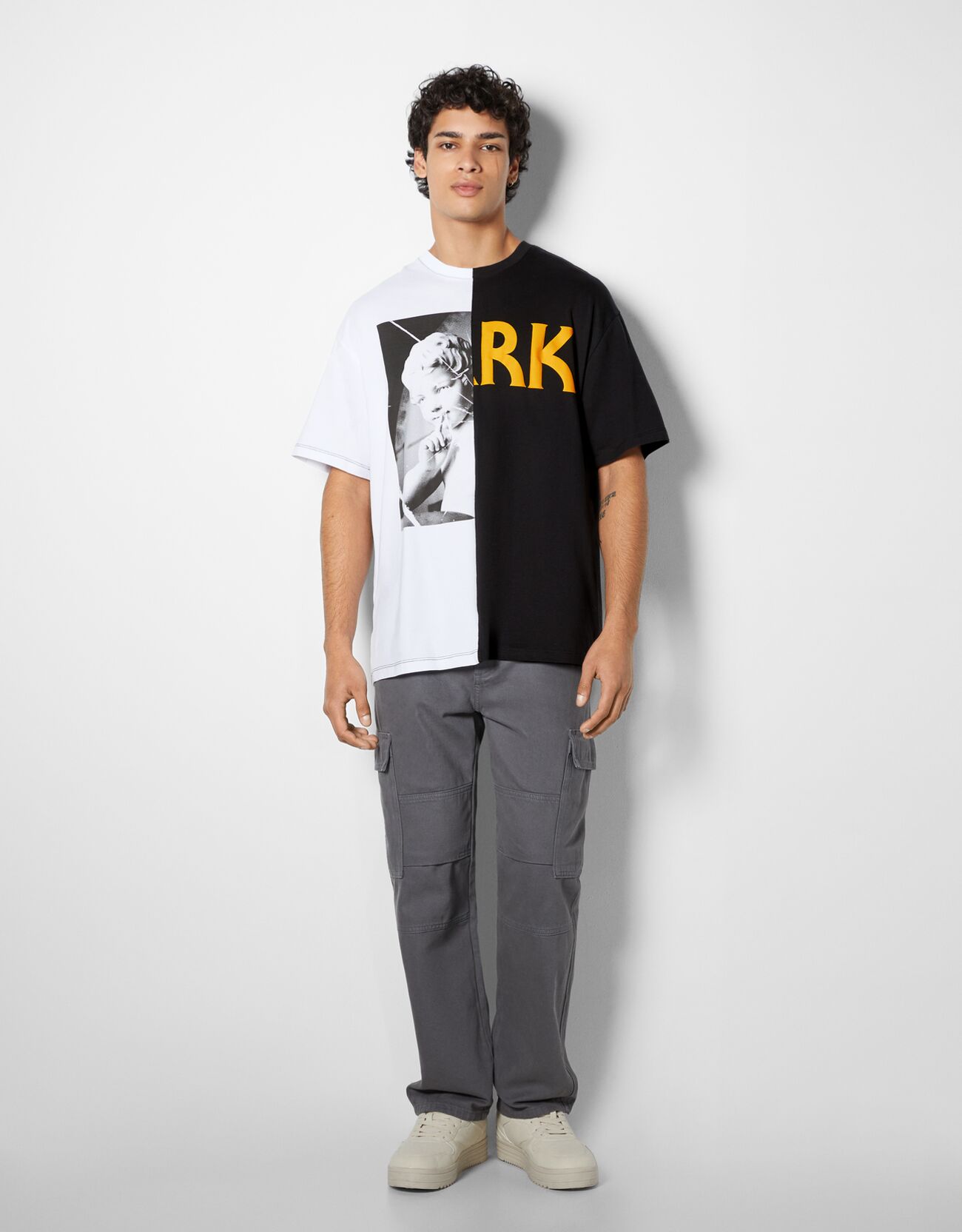 Bershka T-Shirt Manches Courtes Oversize Imprimé Homme S Blanc / Noir