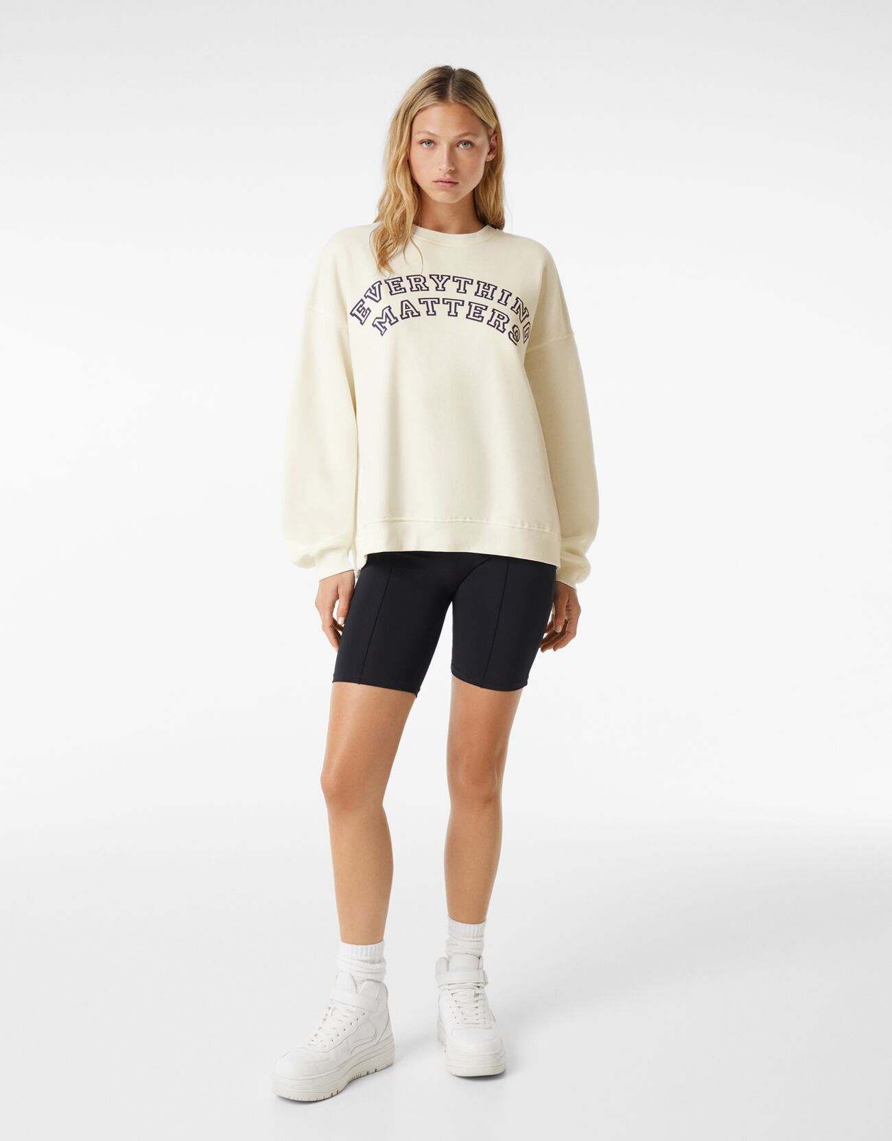 Bershka Oversized Sweatshirt Met Print Dames 10-12 Ecru
