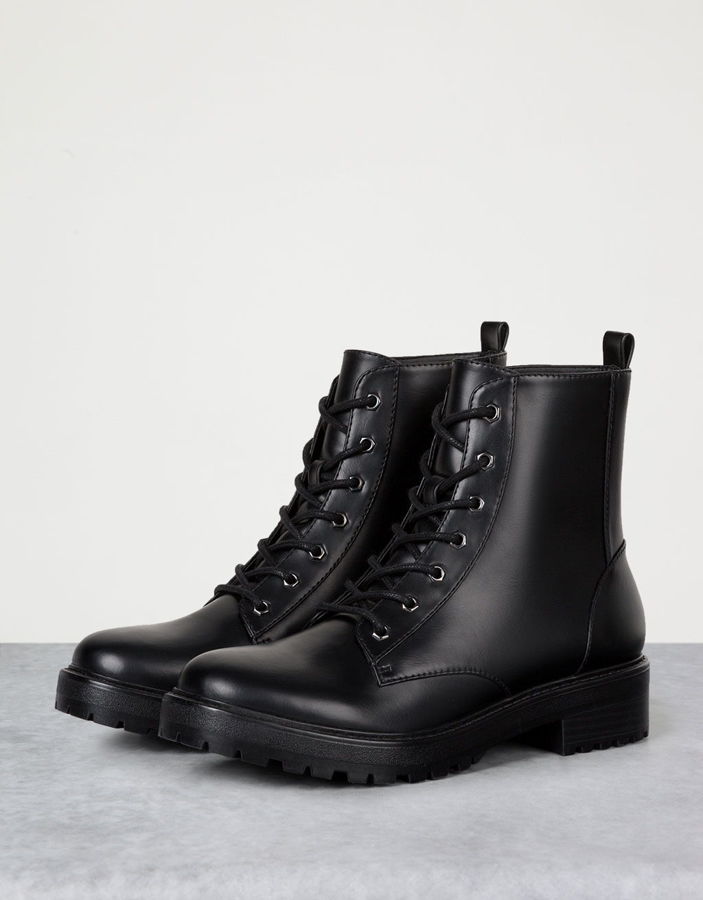 bottines blanches bershka