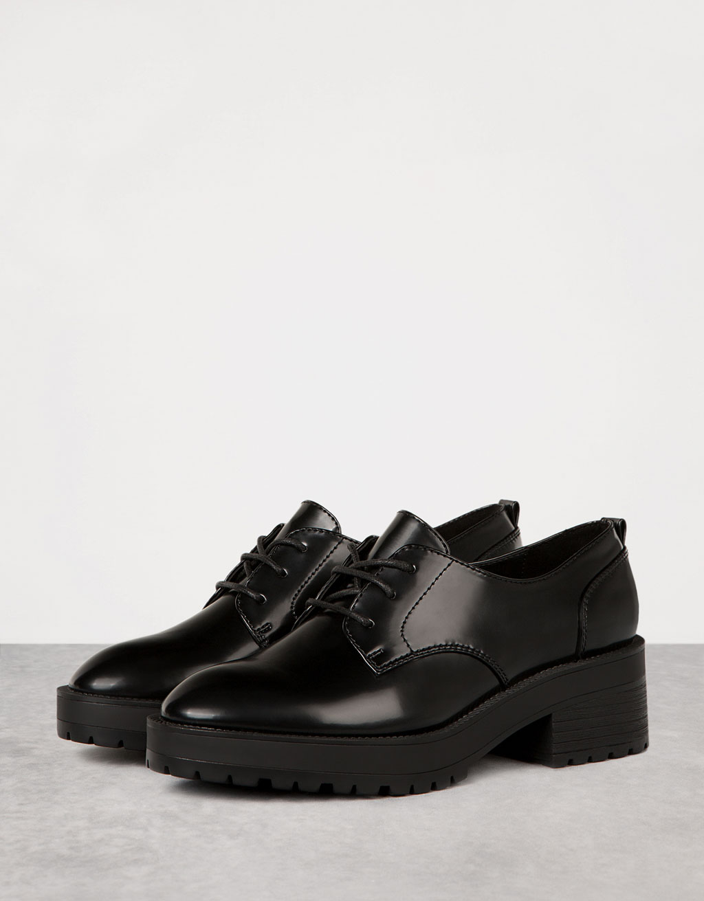 chaussure bershka