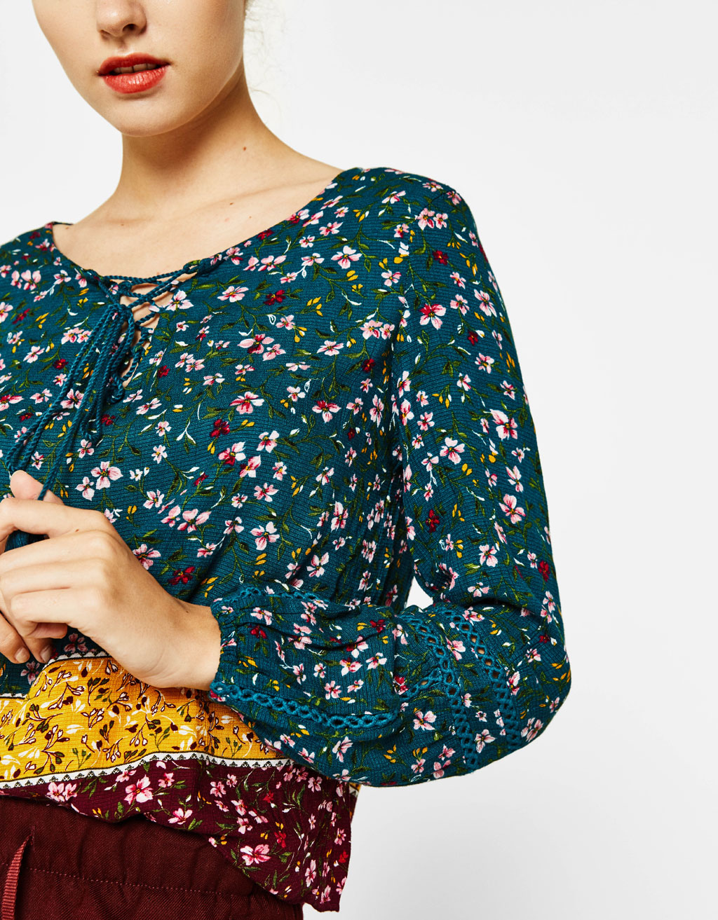 Blusa com manga de barra de crochet