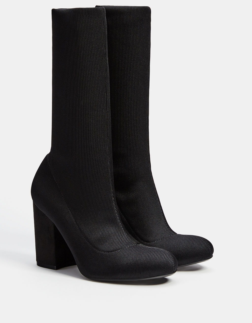 Botim de tacão alto tipo meia