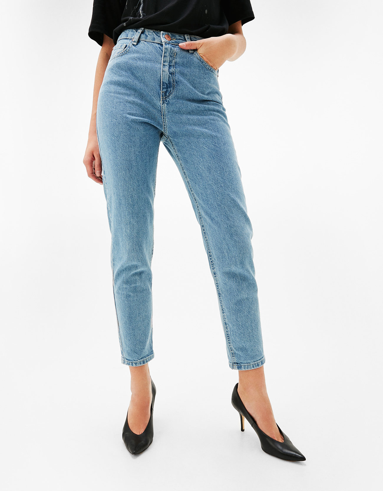 https://static.bershka.net/4/photos2/2017/V/0/1/p/5003/847/400/5003847400_2_3_1.jpg?t=1487348125114