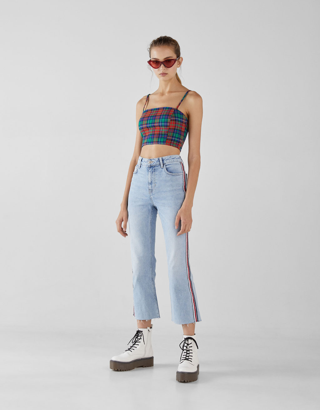 High waist kick flare jeans with side 