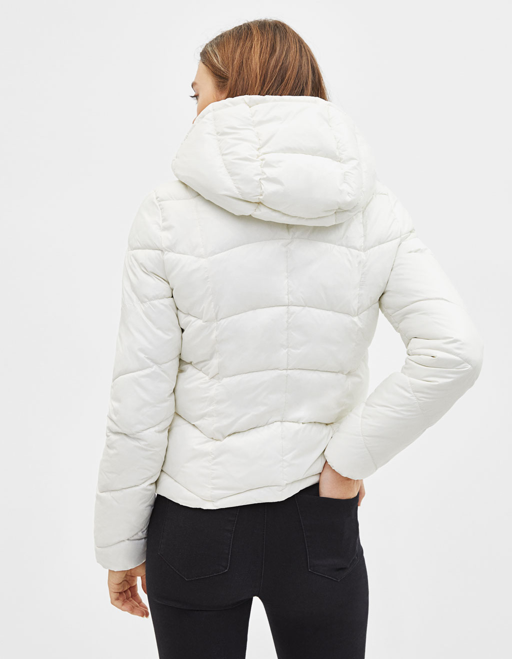 Lepto Foyskwto Mpoyfan Me Koykoyla Faux Fur Bershka Greece