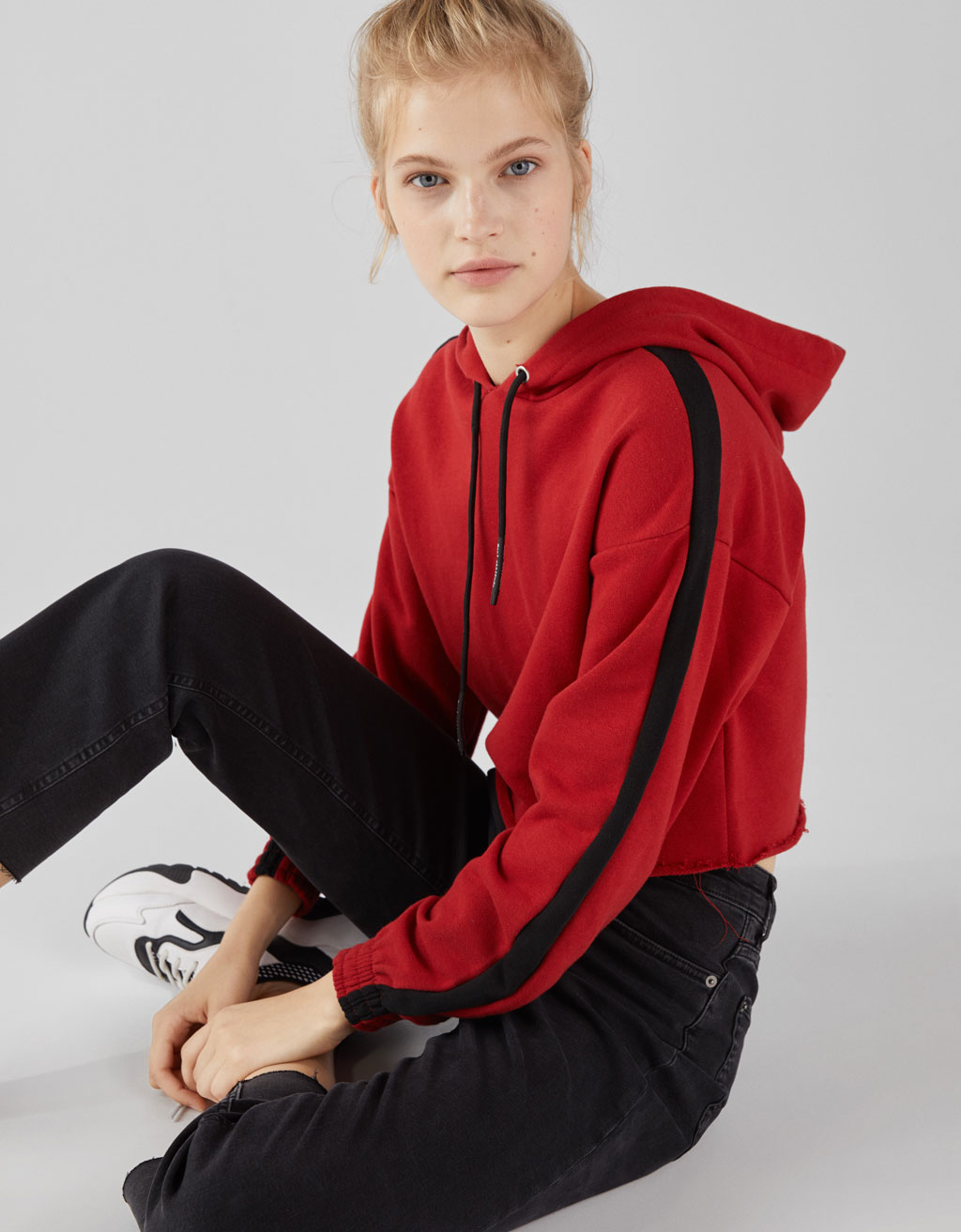 sweatshirt with side stripes