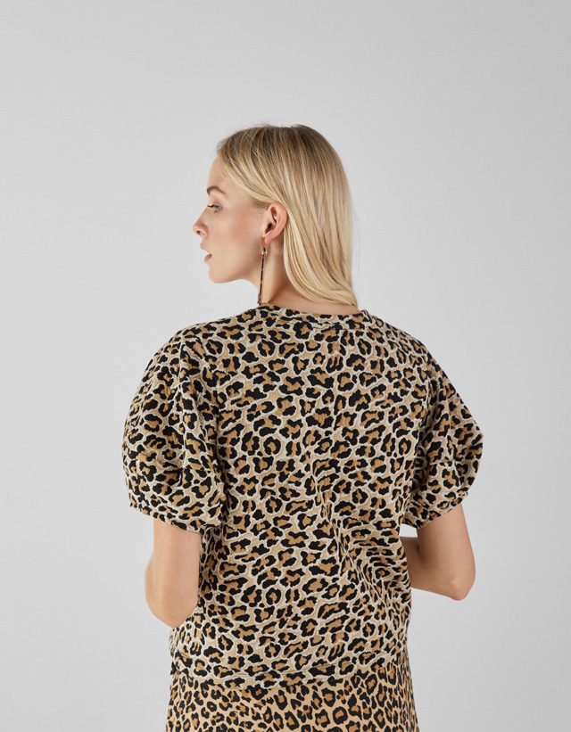 Shirt im Leoparden-Look mit Puffärmeln