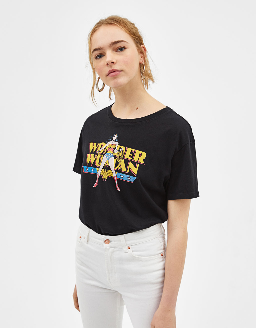 camiseta wonder woman stradivarius