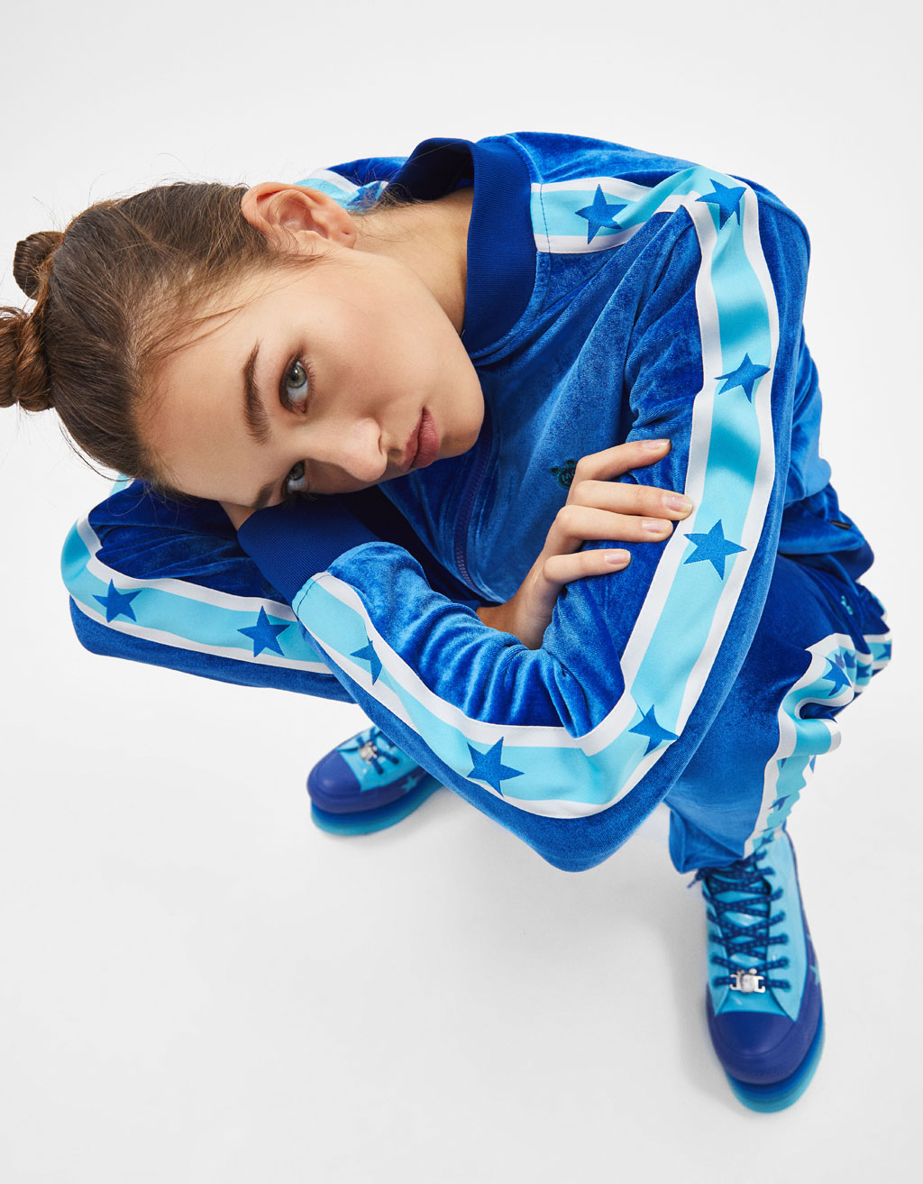 Samtblazer Miley Cyrus x Converse Letzte Converse Niedrige Schuhe Kaufen | Converse X Miley