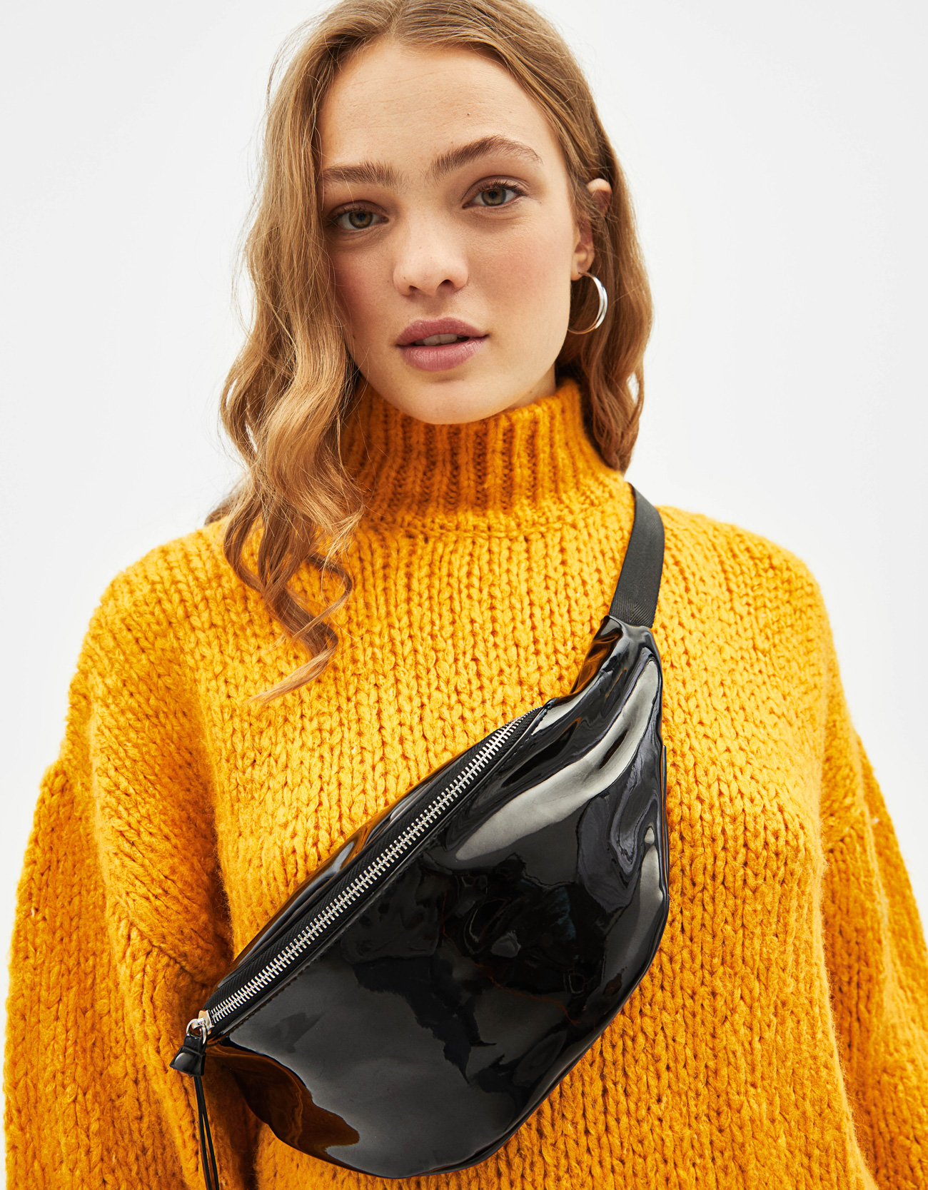 Faux vinyl belt bag - Trousers 