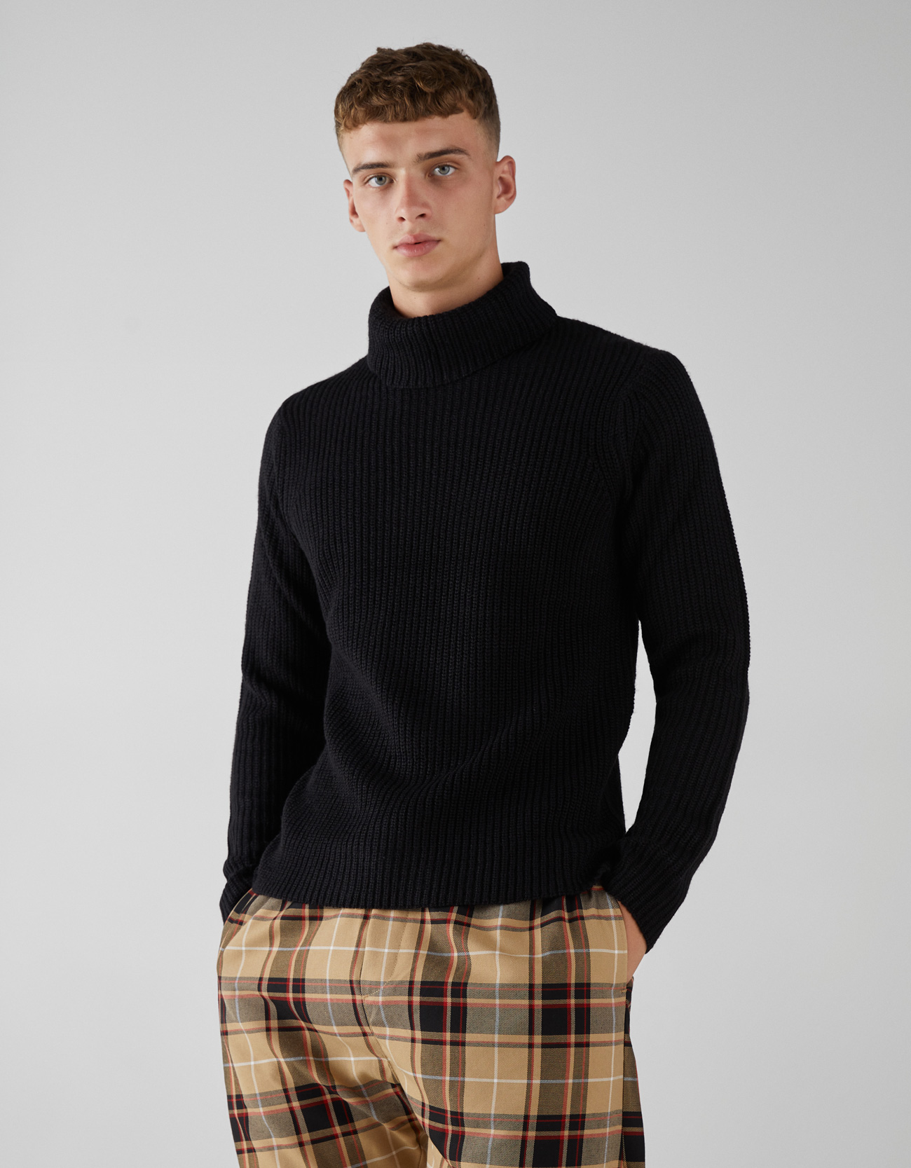Классический свитер мужской под брюки