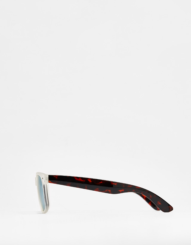 Sonnenbrille mit transparentem Gestell