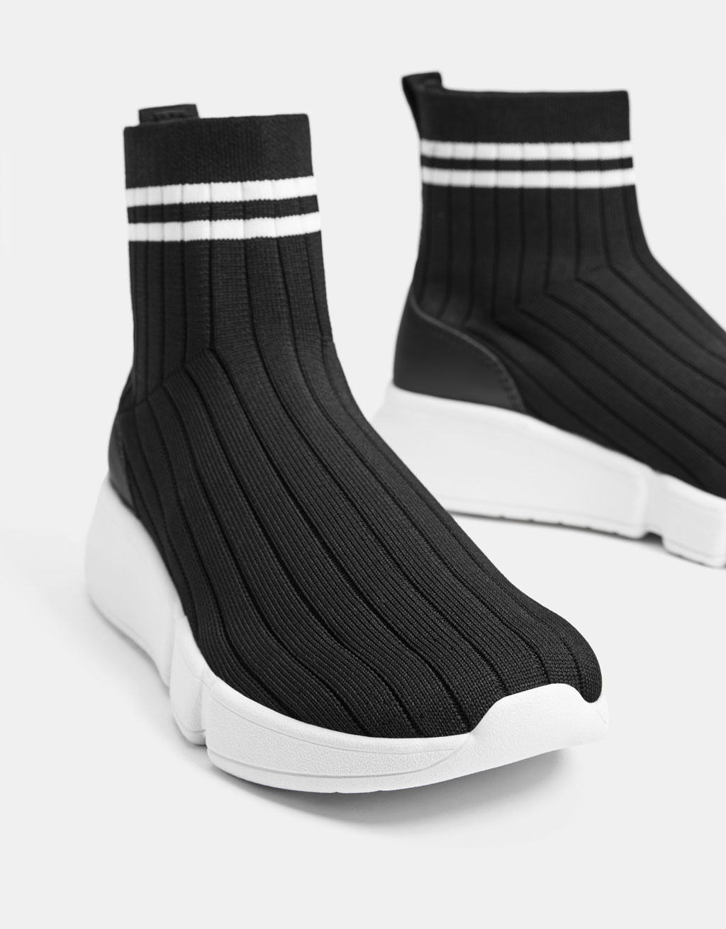 socks with sneakers style