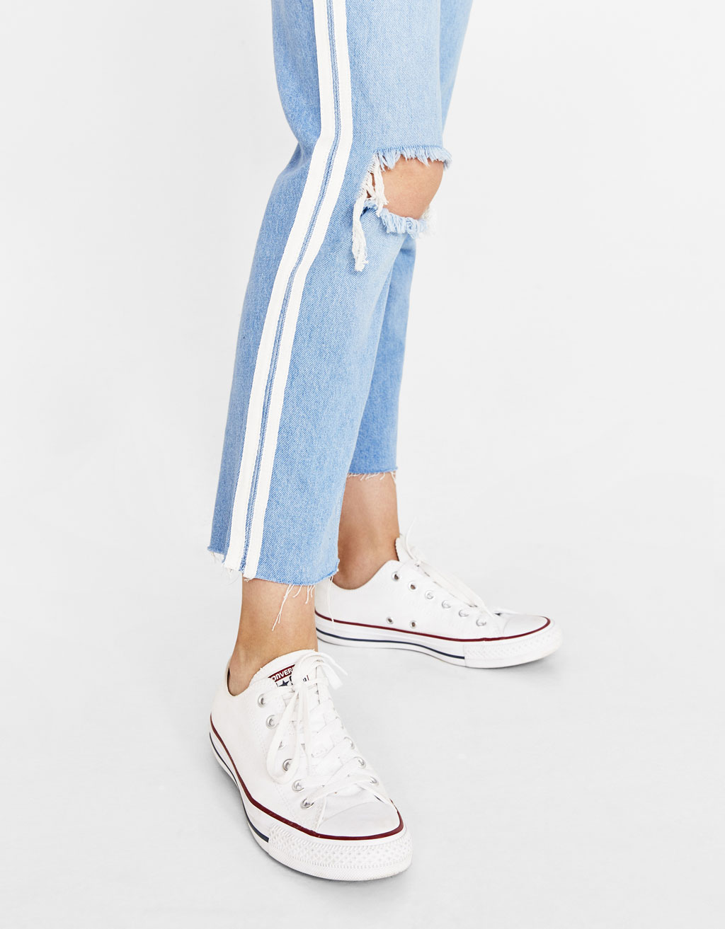 Jeans Mom Fit con banda lateral