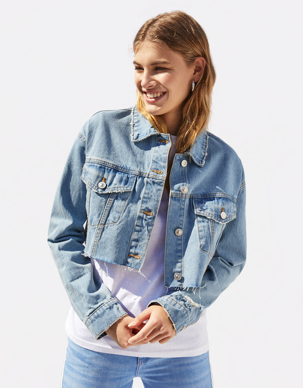 Cazadora cropped denim clearance