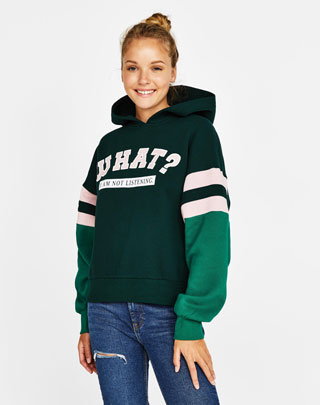 Sweatshirt mit kombiniertem Schriftzug