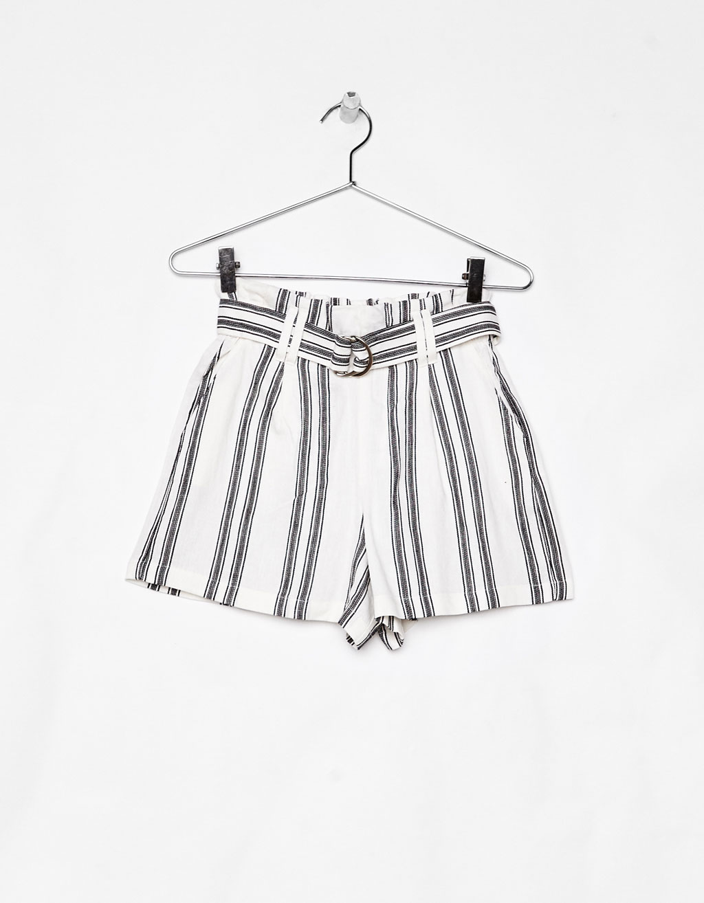 Short tailoring con cinturón