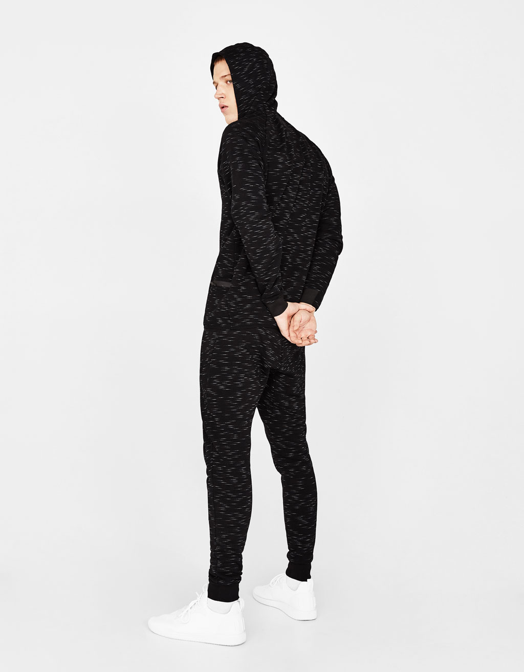 Kircilli Jogger Spor Pantolon Tisort Bershka Turkey