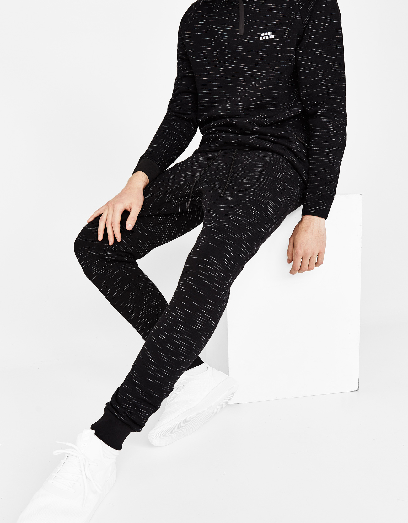 Kircilli Jogger Spor Pantolon Tisort Bershka Turkey
