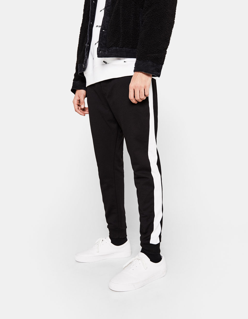 jogging trousers with side stripe