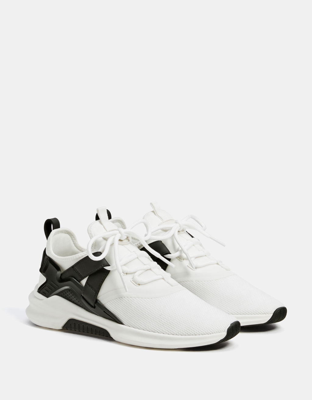 Buty sportowe o konstrukcji skarpety