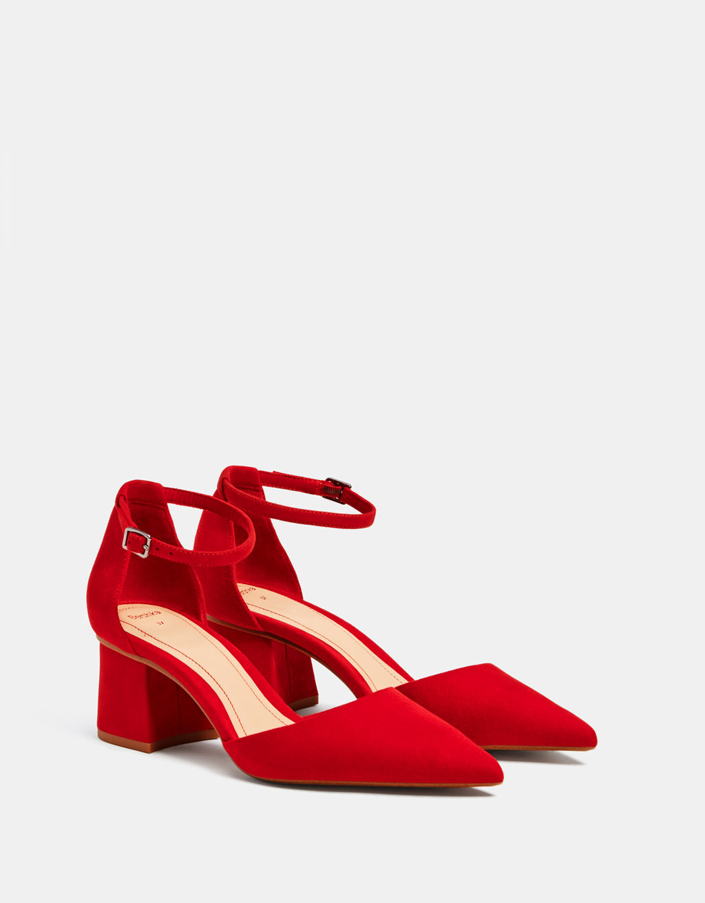 Czerwone buty na Å›rednim obcasie