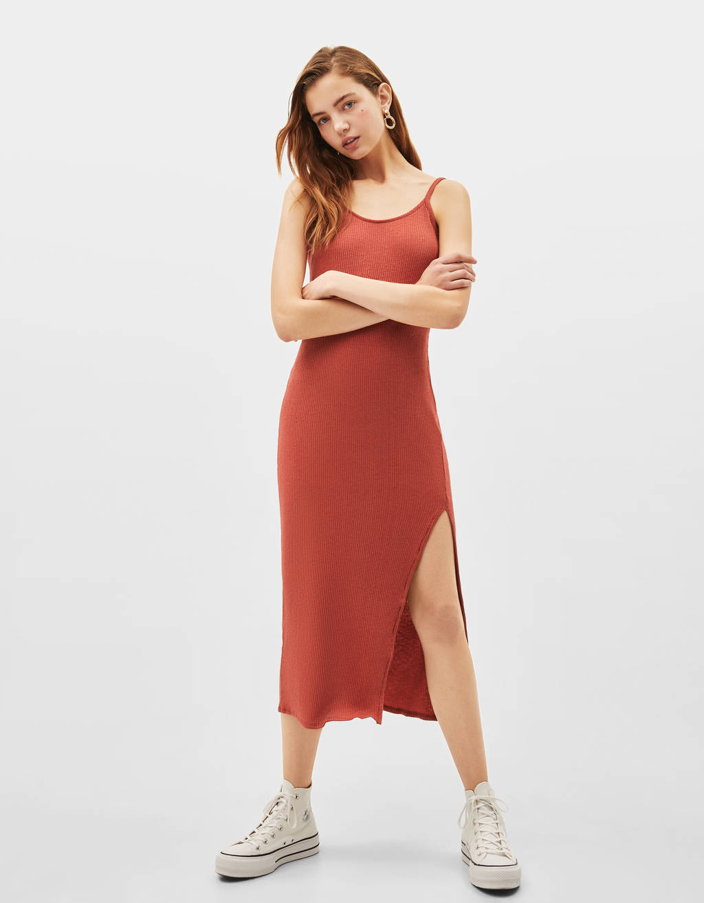 Resultado de imagen para chicas bajitas con vestido a la pantoriila