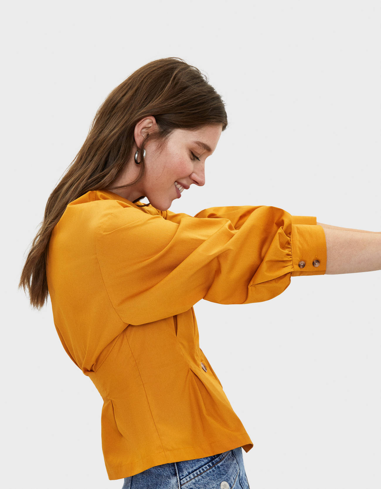 Bershka V yaka gömlek 2 Bershka V yaka gömlek 3