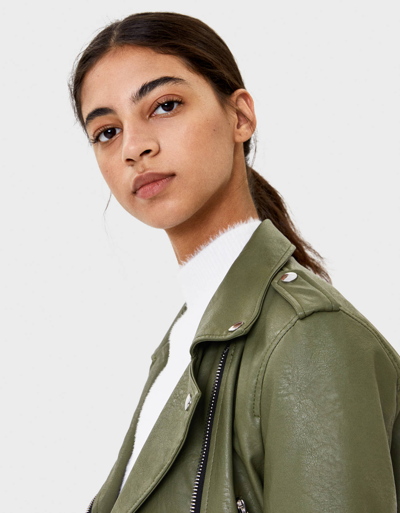 Bershka Suni deri crop biker ceket 2 Bershka Suni deri crop biker ceket 3