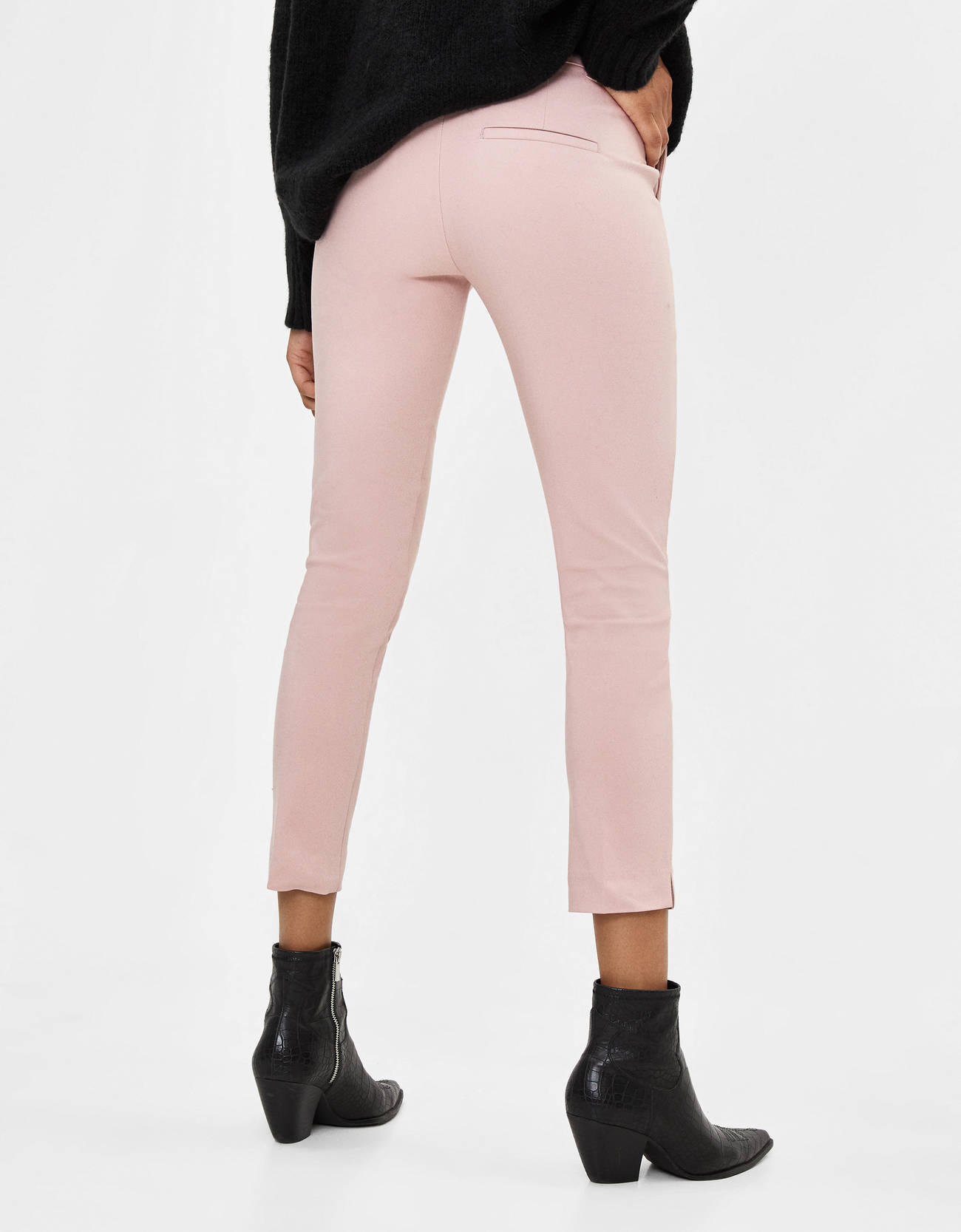 Bershka Kemerli chino pantolon 0 Bershka Kemerli chino pantolon 1