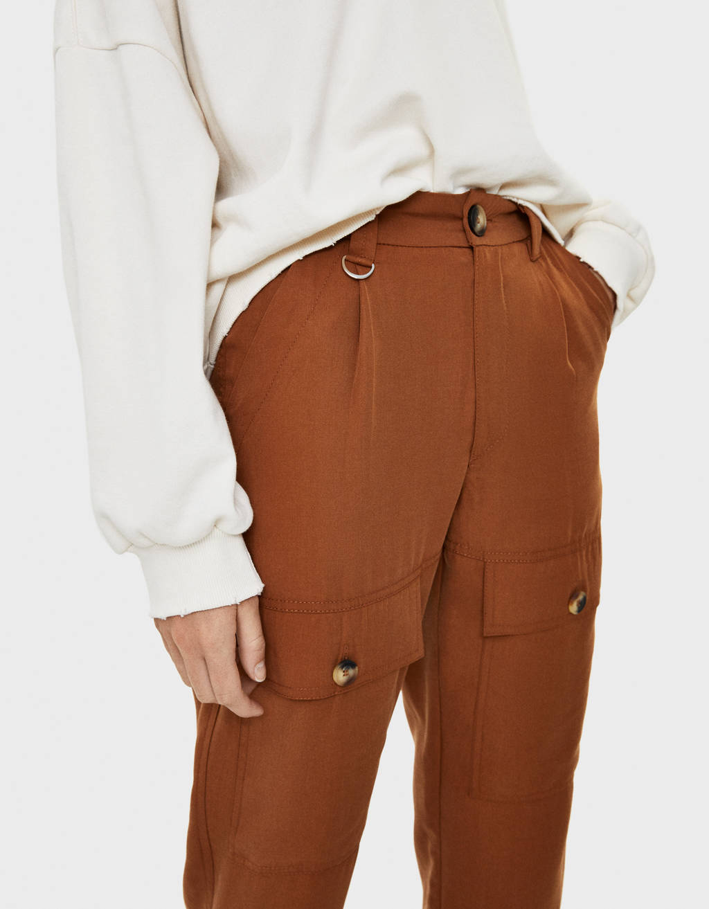 TENCEL® cargo trousers - Woman | Bershka