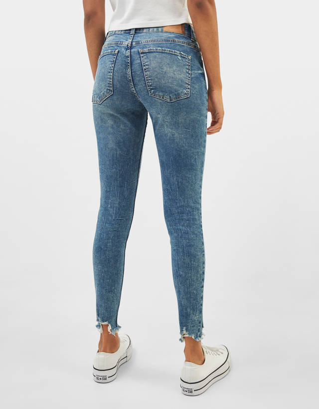 Low-rise skinny jeans