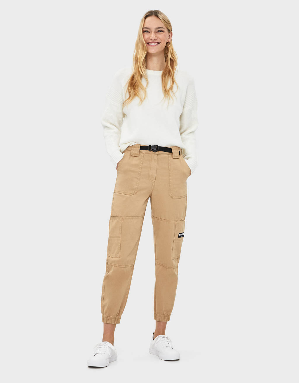 Jogging trousers with buckle - null 