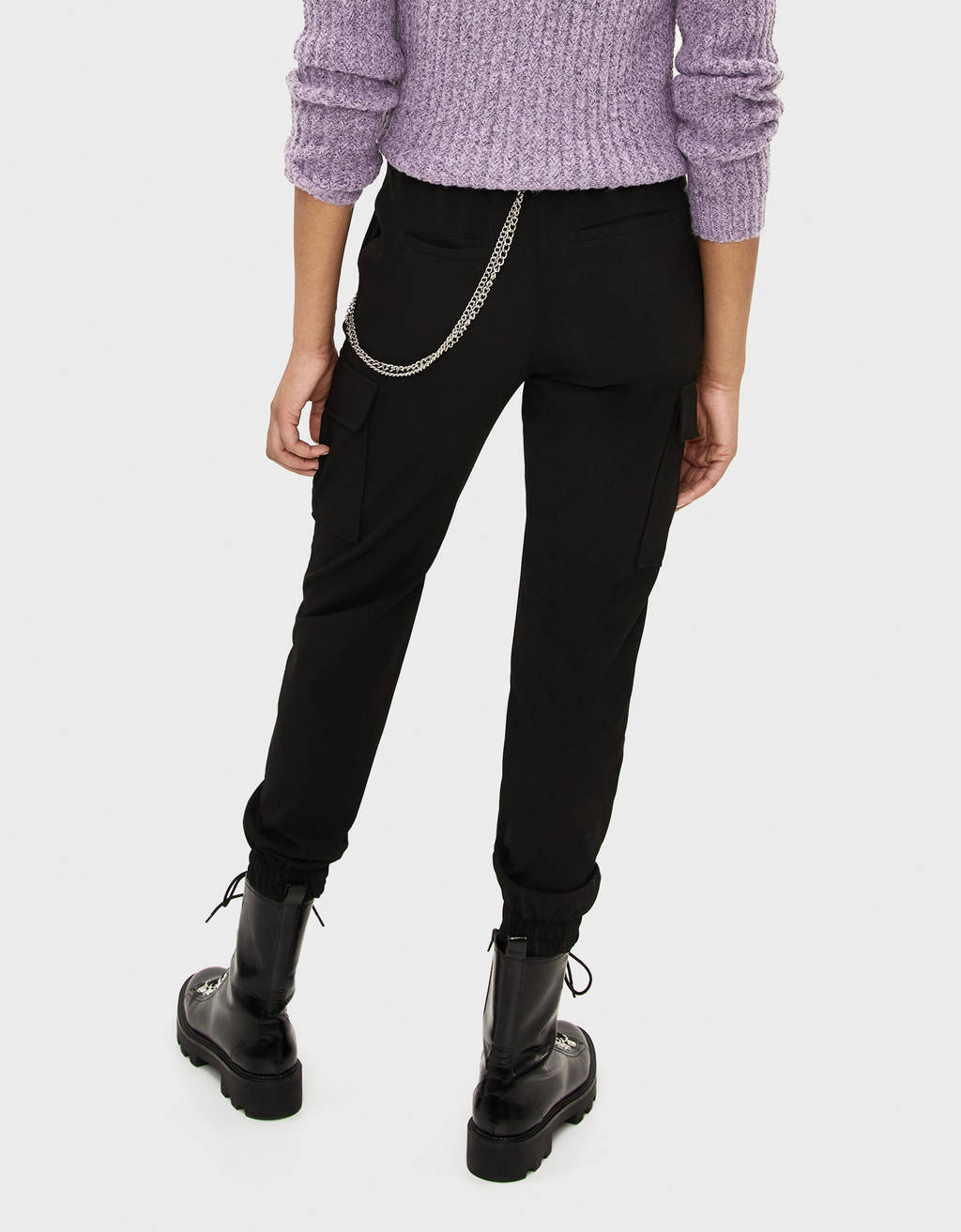 Cargo trousers with chain - New - Woman | Bershka