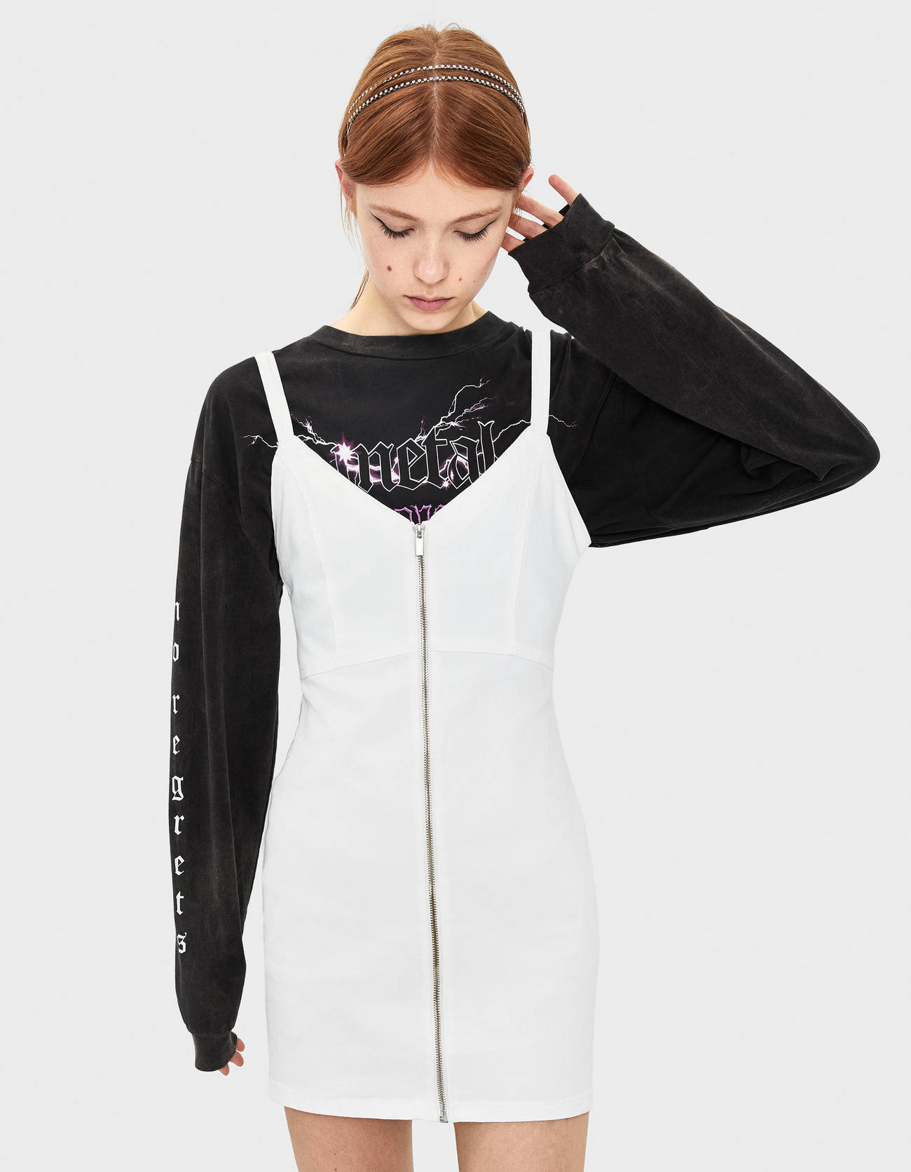 Kleid mit Reißverschluss vorne Kleid mit Reißverschluss vorne