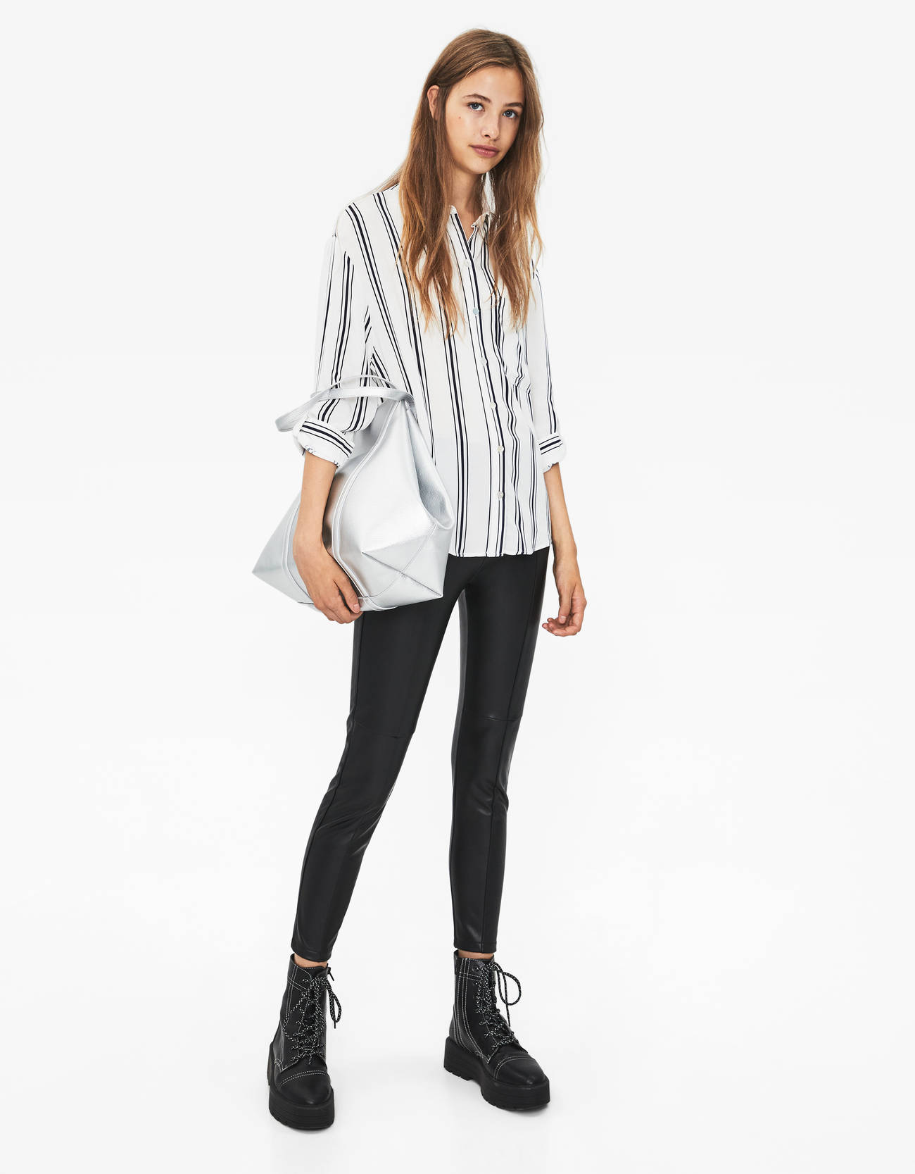 Bershka Kıvrık kollu gömlek 8 Bershka Kıvrık kollu gömlek 9