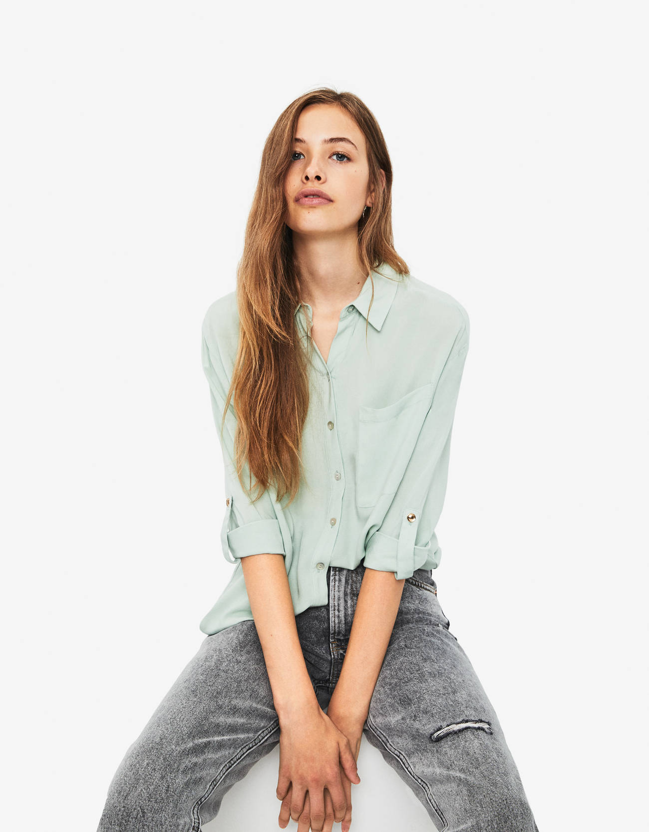 Bershka Kıvrık kollu gömlek 0 Bershka Kıvrık kollu gömlek 1