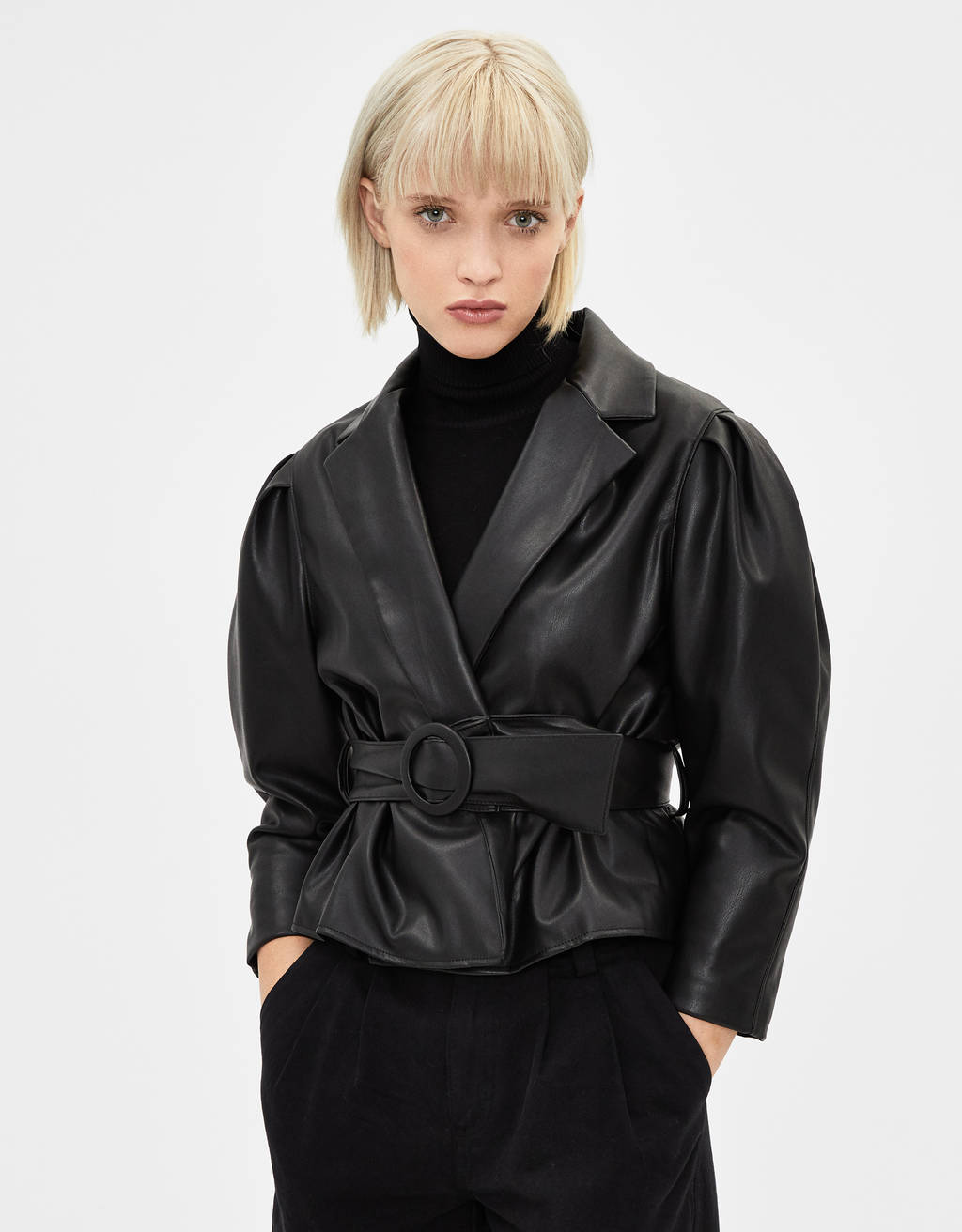 Blazer efecto piel con cinturón - Última Semana - Bershka Maroc