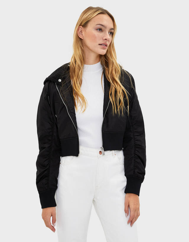 Cazadora bomber con capucha - Bisutería - Bershka Dominican Republic