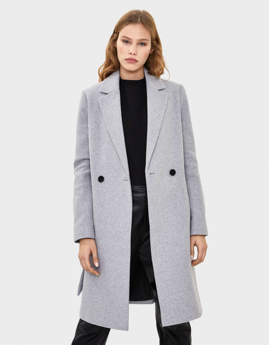 Abrigo de lana con cinturón - Zapatos - Bershka Venezuela