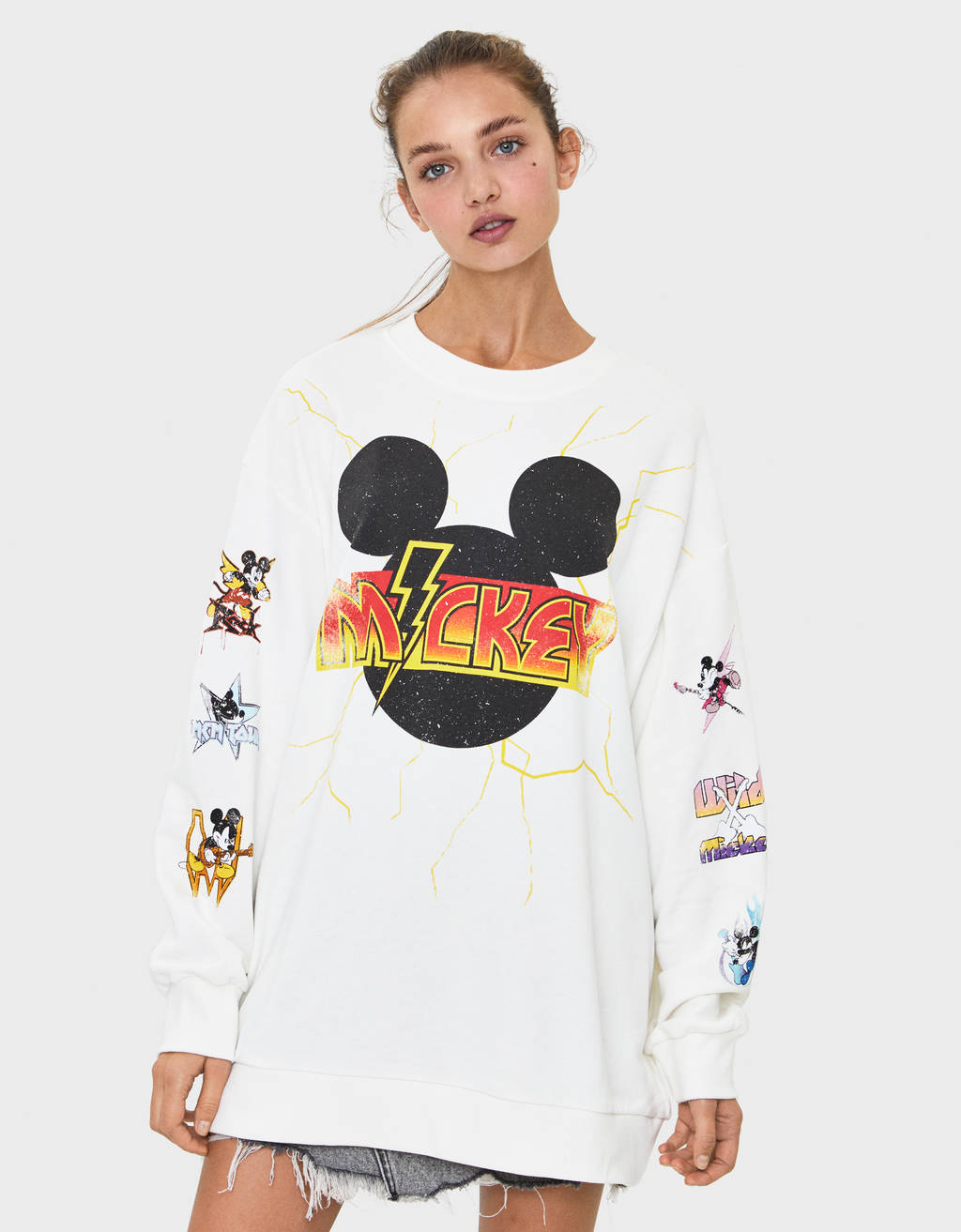 mickey mouse sweatshirt bershka