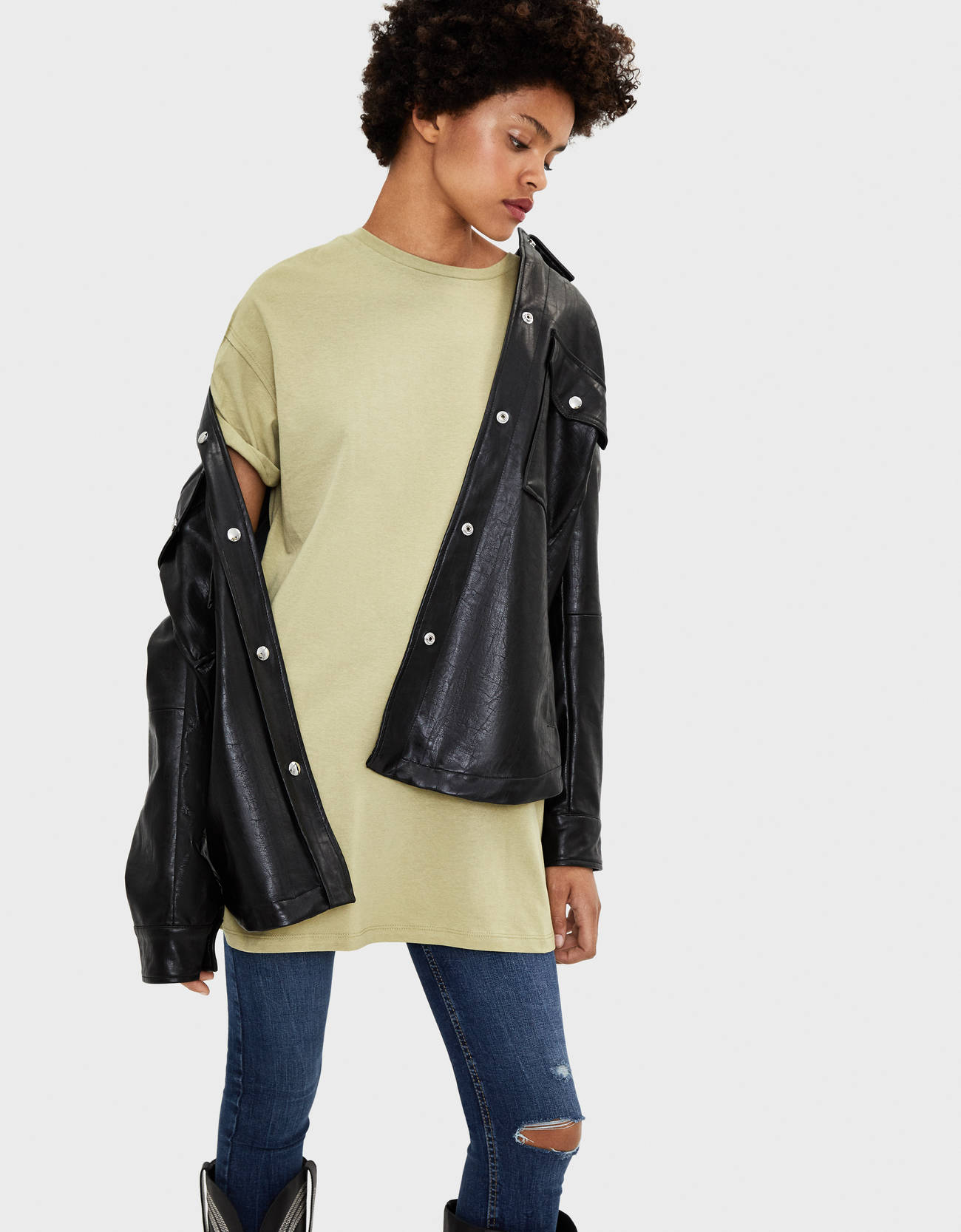 Bershka Kısa kollu uzun t-shirt 10 Bershka Kısa kollu uzun t-shirt 11