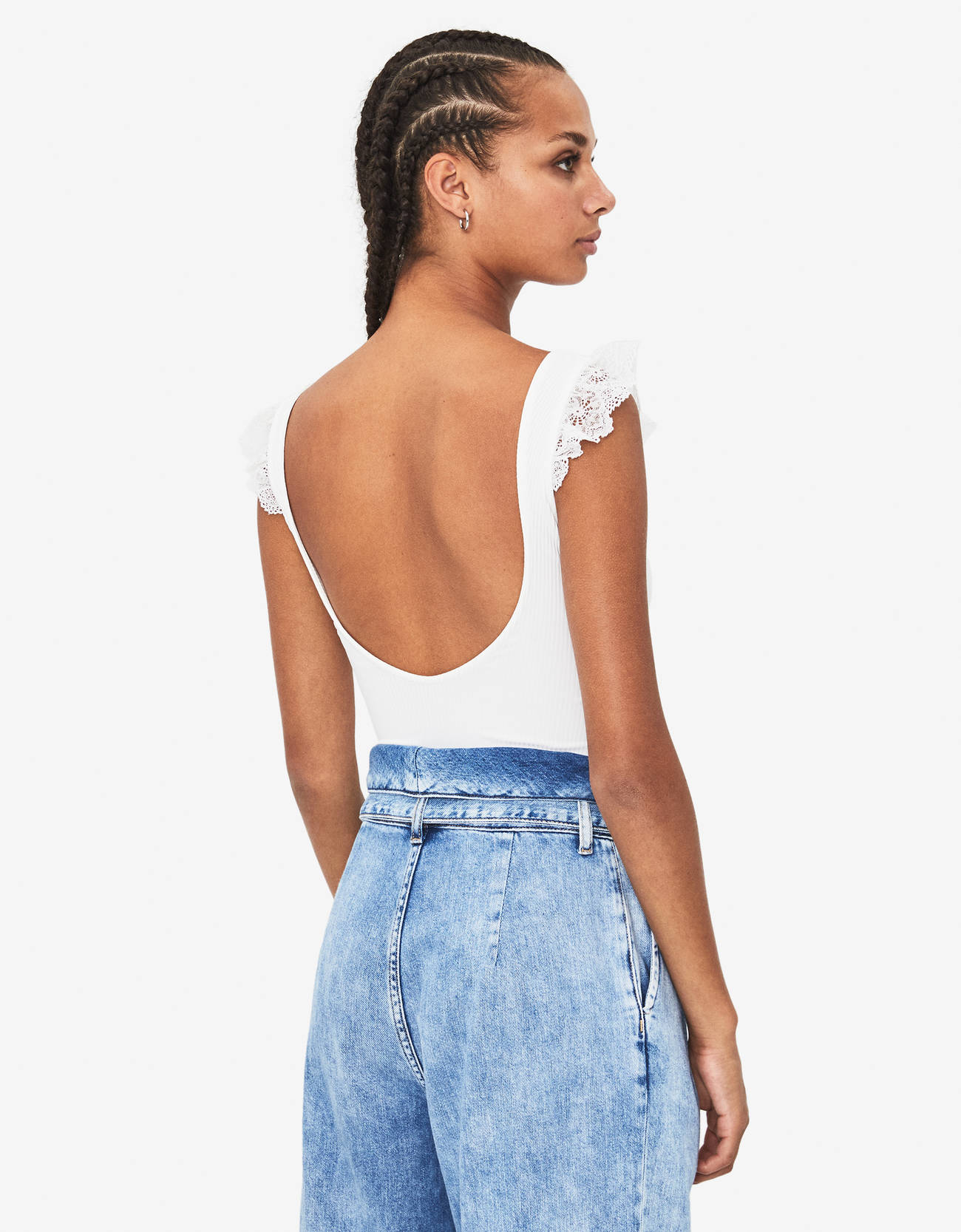 Bershka Dantel şeritli kolsuz body 0 Bershka Dantel şeritli kolsuz body 1