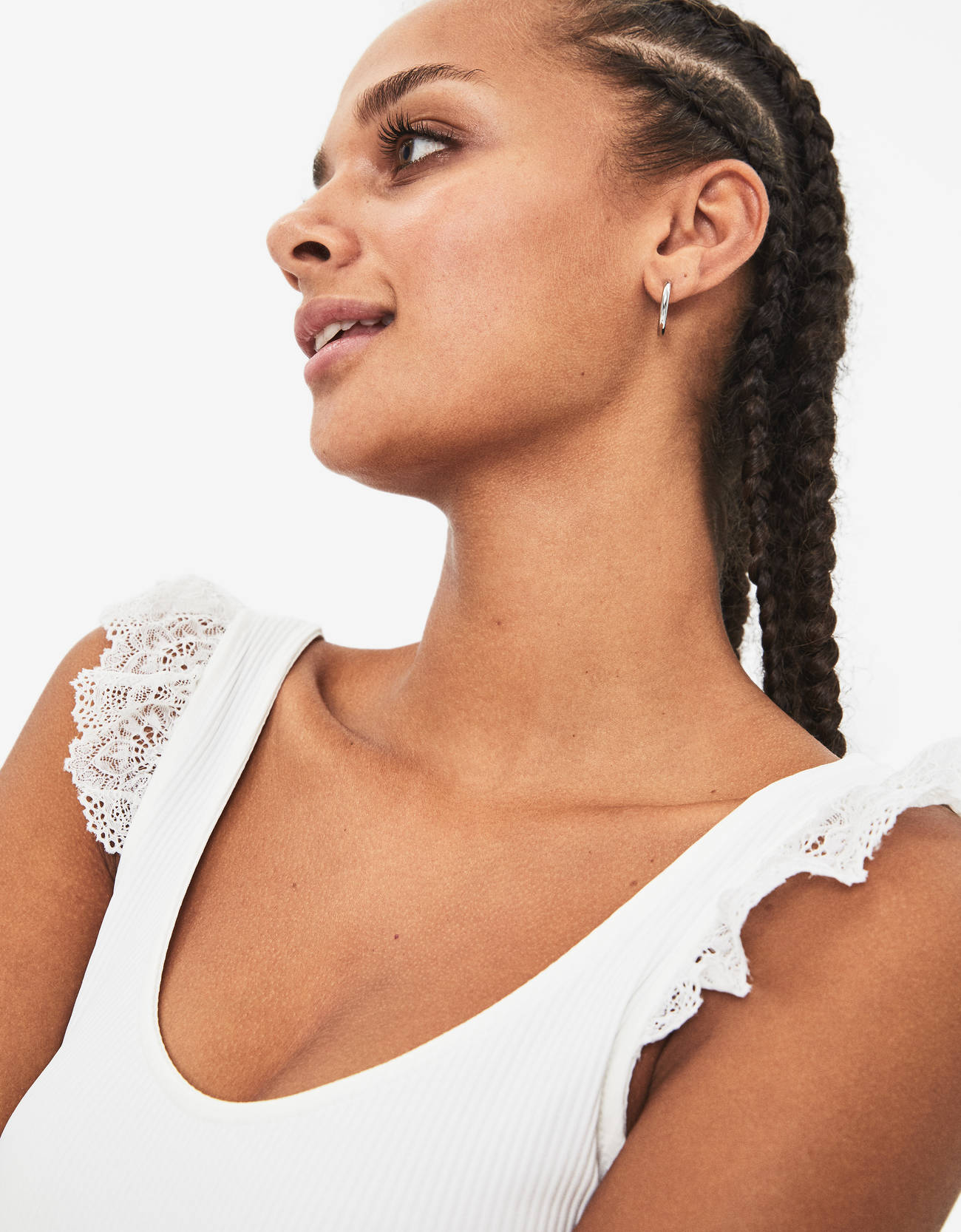Bershka Dantel şeritli kolsuz body 2 Bershka Dantel şeritli kolsuz body 3