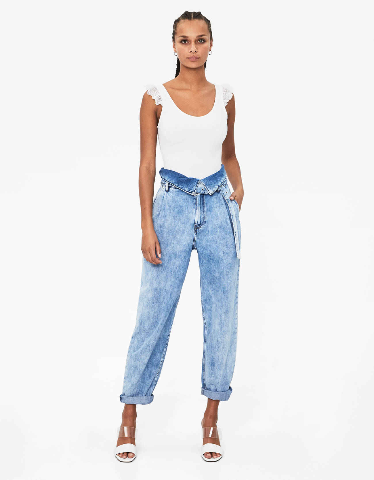 Bershka Dantel şeritli kolsuz body 4 Bershka Dantel şeritli kolsuz body 5