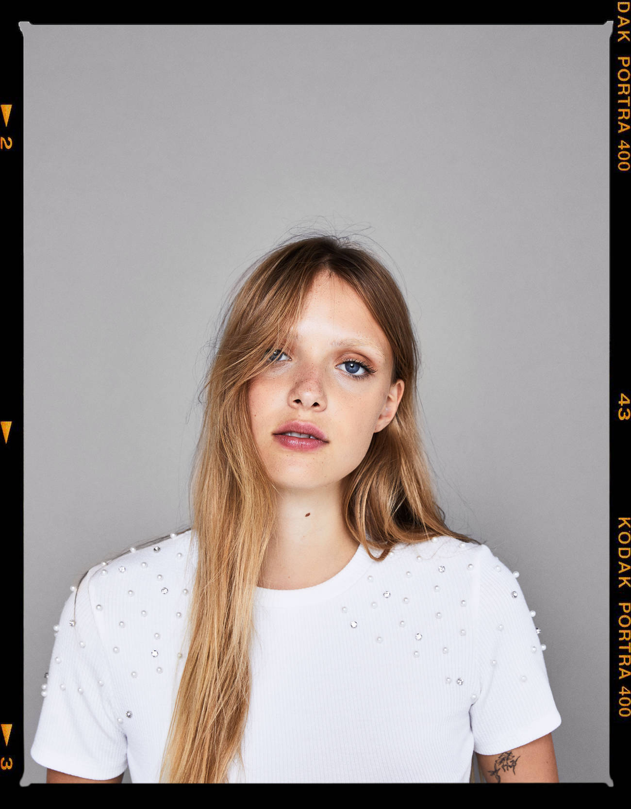 Bershka İncili tişört 2 Bershka İncili tişört 3