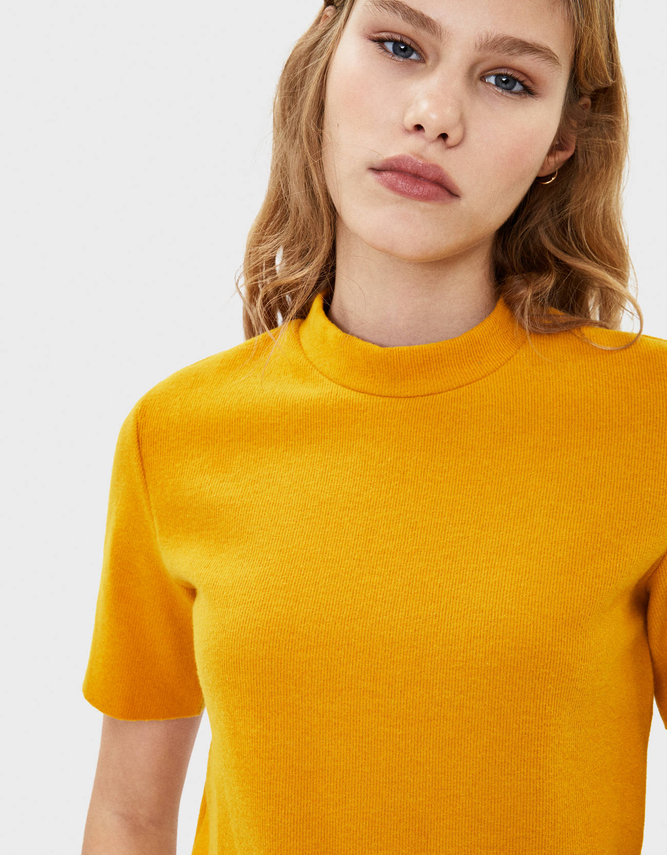 Bershka Dik yaka t-shirt 4 Bershka Dik yaka t-shirt 5