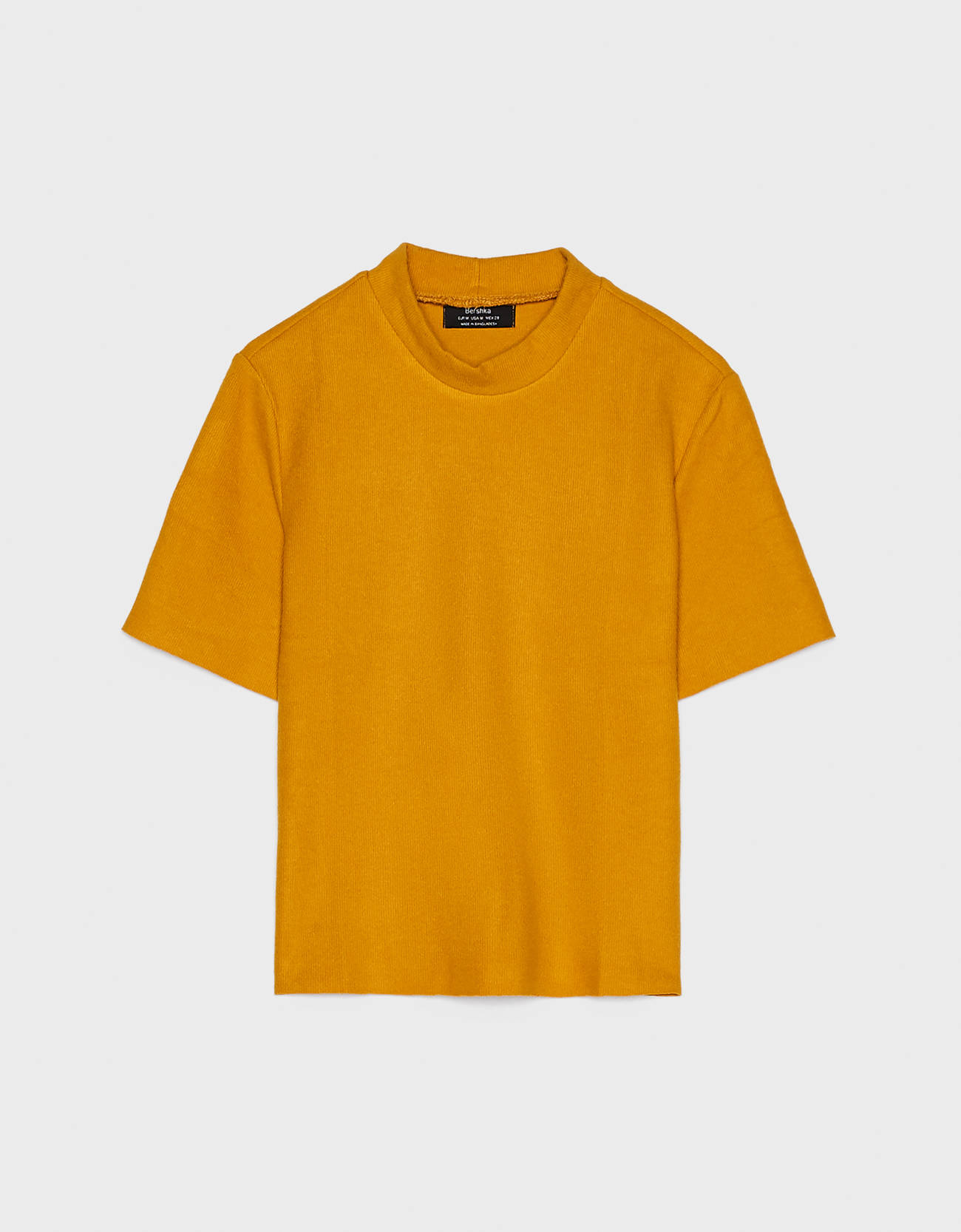 Bershka Dik yaka t-shirt 0 Bershka Dik yaka t-shirt 1