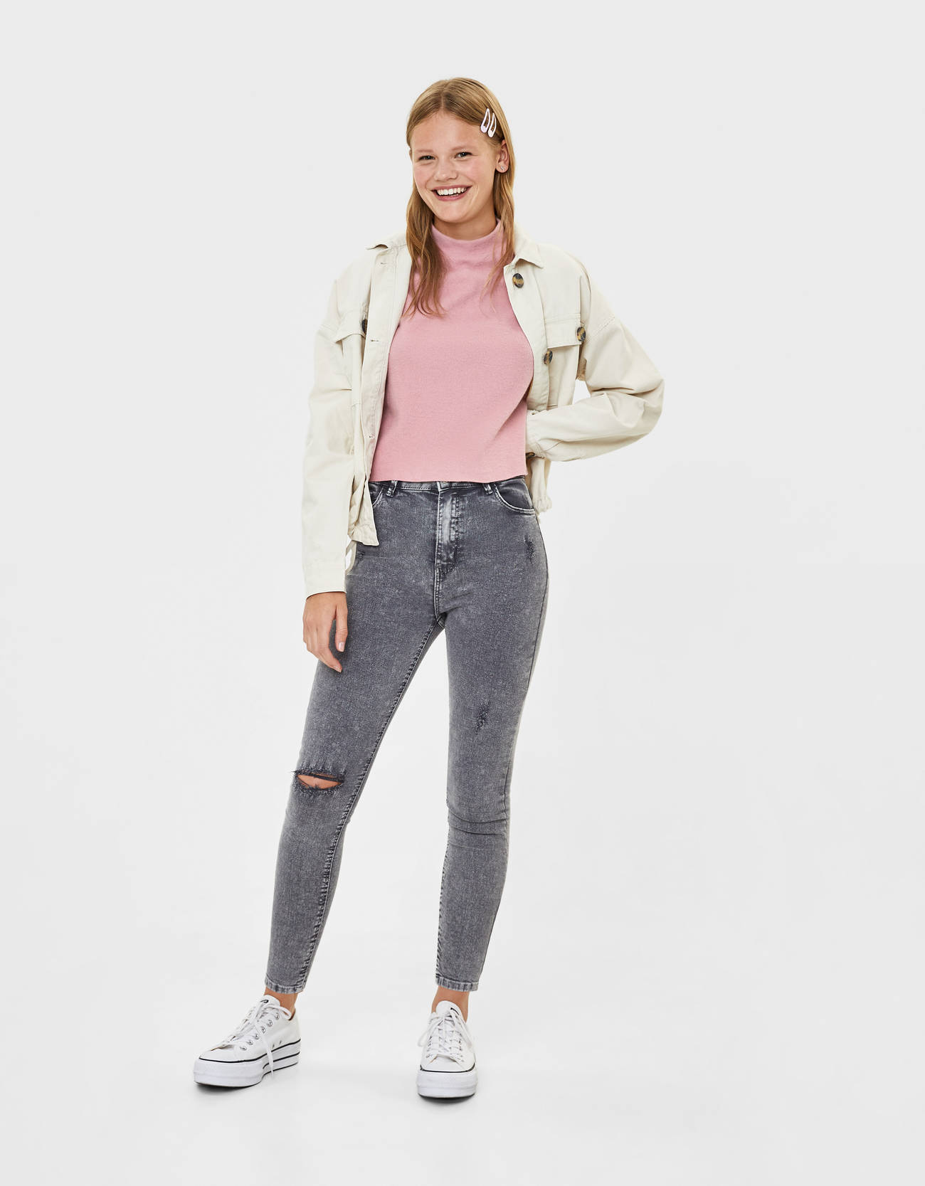 Bershka Dik yaka t-shirt 0 Bershka Dik yaka t-shirt 1
